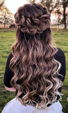 Kadeřnické Trendy, Vlasové Trendy, Prom Hairstyles For Long Hair, Hair Stylies, Hot Hair Styles, Hairdo For Long Hair, Hair Stylist Life, Easy Hairstyles For Long Hair, Braids For Long Hair