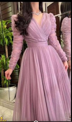 Elegantes Party Outfit, Party Wear Gowns, Simple Gowns, Gowns Dresses Elegant, Fancy Dresses Long, Party Inspo