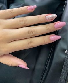 #unhas #unhasnaturais #esmalte #inspiration #instagram #rosa #pink #glitternails Nails Now, Pointed Nails, Simple Acrylic Nails, Types Of Nails, Stiletto Nails