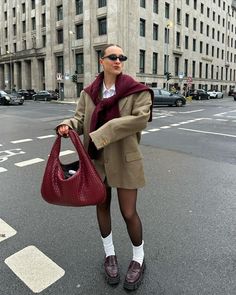 Burgundy outfit | burgundy bag | red wine color outfit | red cherry color outfit | outfit inspo | cherry red bag | burgundy sweater | color of the season | ootd | outfit aesthetic | that girl outfit Loafers Outfit Women, Red Bag Outfit, Traje Cowgirl, Wine Outfit, Purse Outfit, Burgundy Outfit, Loafers Outfit, Downtown Outfits, Nashville Outfits