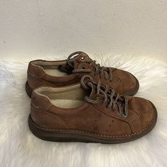 Dr. Martens Womens 90s Grunge Brown Distressed Leather Oxford Shoes Size 6. Lace Up Closure. Style #8a58. Mde In Portugal. Grunge Shoes, Dr Martens Womens, Leather Oxford Shoes, Shoes Size 6, 90s Grunge, Distressed Leather, Dr. Martens, Oxford Shoes, Oxford