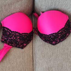 Pre-Owned, Either Unworn Or Rarely Worn. May Have Very Minor Pilling In Some Spots. Straps And Hooks In Perfect Working Condition. Heavily Padded And Adds Up To 2 Additional Cup Sizes. Fits Size Posted Unless Noted Below. Vintage Style Bombshell Bra 36b, None Of The Rhinestones Are Missing On The Cups Or Straps Sleep Wear, Cup Sizes, Victoria's Secret Pink, Secret Pink, Women's Intimates, Vintage Style, Victoria's Secret, Black Pink, Vintage Fashion