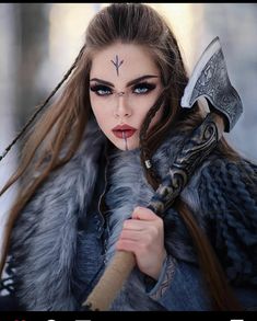 Siggy Vikings, Viking Makeup, Viking Queen, Viking Warrior Woman, Viking Cosplay, Viking Dress, Viking Wedding, Viking Costume