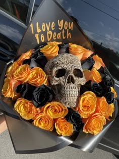 Floral Arrangements Halloween, Halloween Theme Bouquet, Spooky Basket Ideas For Boyfriend, Border Hopper