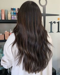 Brunette Hair With Subtle Balayage, Dark Hair With Subtle Dimension, Brown Balayage On Black Hair Straight, Subtle Balayage Dark Hair, Foilayage On Black Hair, Black Hair With Babylights Straight, Baliage Hair Black, Dark Brown Hair Babylights, Dark Brown Babylights