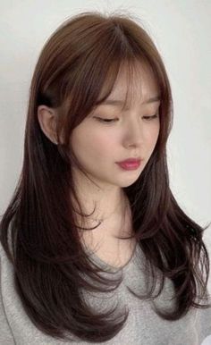 17 Stylish Korean Haircut Ideas for Women with Bangs - thepinkgoose.com Haircuts For Long Hair, Haircuts With Bangs, Long Hair Cuts