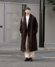 Brown Long Coat Outfit Men, Men With Trench Coat, Casual Overcoat Outfit Men, Men’s Overcoat Outfit, Brown Trench Coat Outfit Men, Brown Overcoat Men, Brown Overcoat Men Outfit, Men’s Overcoat