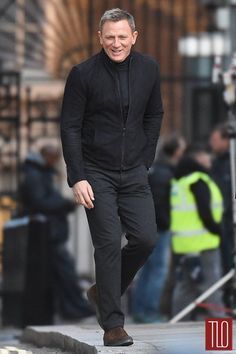 Daniel Craig Bond Style, Black Suede Jacket Outfit, James Bond Daniel Craig, Daniel Craig Bond, Suede Jacket Outfit