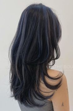 Korean Hair Color, Black Hair Dye, Hair Color Streaks, Hair Streaks, Dyed Hair Inspiration, Pretty Hair Color, Hair Color Blue