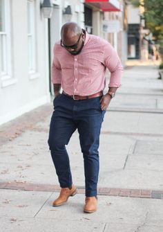 Macho Moda - Blog de Moda Masculina: 5 PASSOS para COMPRAR ROUPA de maneira INTELIGENTE (Pare de Gastar $$ à toa) Chubby Men Fashion, Fat Guy Fashion, Mens Plus Size Fashion, Tall Men Fashion, Outfit Ideas Men, Big And Tall Style, Rm Williams