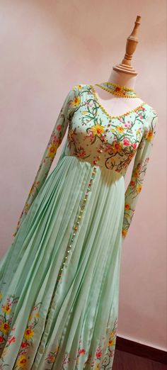 Salwar Neck Designs, Bridal Sarees South Indian, Long Gowns, Long Frock, Punjabi Dress, Kurti Neck, Long Dress Design