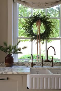 Vent Hood Christmas Wreath, Wreath On Vent Hood, Wreaths On Windows Indoors, Window Wreaths Indoor, Wreaths On Windows Outdoor, Wreaths In Windows, Wreath Hanging Ideas, Wreaths For Windows Inside, Wreath Above Bed