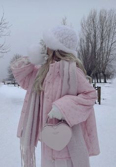 Feminine Winter Outfits, Pink Xmas, Snow Outfit, Pink Coat, Winter Fits, Winter Aesthetic, Feminine Outfit