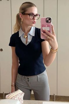 outfit inspo old money office siren glasses it girl Business Clothes Aesthetic, It Girl Office Outfit, Old Money Women Outfits Formal, Old Money Outfits Office, Business Aesthetic Outfit, Work Siren Outfit, Corpcore Office Siren Outfits, Office Siren Outfits Winter, Cute Professional Outfits Casual