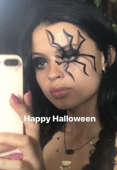 Spider Hairstyle, Diy Spider Costume, Halloween Spider Makeup, Spider Halloween Costume, Spider Makeup, Spider Face, Beetlejuice Makeup, Halloween Rave, Spider Costume