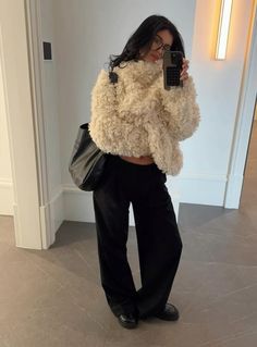 Kylie Jenner Ig, Fur Top, Kylie Kristen Jenner, King Kylie, Hailey Bieber, Khloe Kardashian, Mean Girls, Kendall Jenner