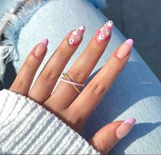 Insta credit: naileditbeauty Megan Nails, Halloween Nail, Halloween Nail Art, Floral Nails, French Tip Nails, Creative Nails