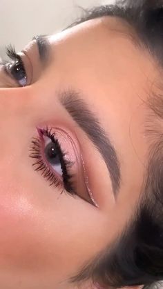 Beginners Eye Makeup, Eye Makeup Techniques, Makeup Spray, Makeup Tutorial Eyeshadow, Cat Eye Makeup