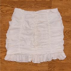 Endless Rose Size Small Mini Ruched Skirt With Ruffle Detailing At Bottom, Never Worn White Summer Skirt, Ruched Mini Skirt, Rose Skirt, Ruched Skirt, White Summer, Womens Skirt, Mini Skirts, Sewing, Skirt