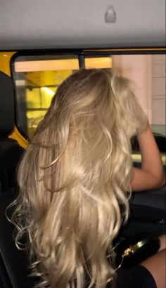 hair goals | healthy long hair | beautiful hair | blondie | it girl | hair aesthetic | pretty girl Blonde Aesthetic, Vacation Hairstyles, Serena Van Der Woodsen, Blonde Hair Inspiration, Hair Stylies, Long Blonde, Long Blonde Hair, Hair Inspo Color, Dream Hair