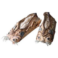 A delicate and decorative pair of baby shoes, hand crafted with embroidered silk and paper, often worn to celebrate the Chinese New Year. 19th century in age, we age related losses and wear as one would expect from an item of this nature. 10/4/3cm Dragon Hat, Embroidered Dragon, Chinese Embroidered, Dragon Hats, Chinese Silk, Wig Stand, Head Dress, Children Shoes, Ethnic Art