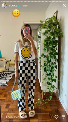 Fun Print Outfits, Creative Looks Outfit, Colorful Fun Outfits Aesthetic, Colorful Outfit Inspo Summer, Funky Summer Fashion, Bold Pants Outfit, Creative Summer Outfits, Funky Retro Outfits, Funky Clothes Aesthetic