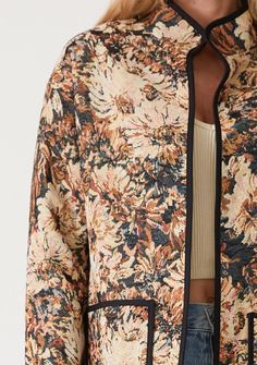 Shop this unique fall boho jacket in a black and natural floral tapestry. Designed in LA, click to shop for more boho jackets! Floral Jacket Outfit, Tapestry Clothing, Tapestry Jacket, Bohemian Jackets, Gucci Floral, Western Style Boots, Statement Jacket, Unique Fall, Boho Jacket