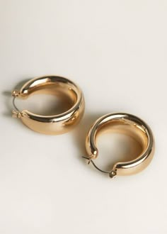 Ring Der O, Loop Earrings, Gold Earrings Designs, Girly Jewelry, Ear Jewelry, Jewelry Inspo, Gold Hoop, Gold Hoop Earrings, Silver Hoop Earrings