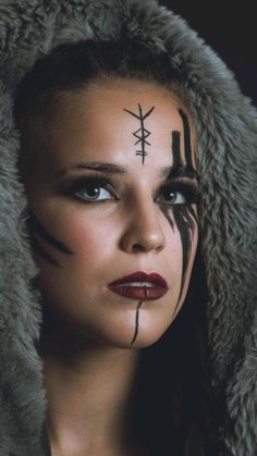 Vampire Makeup Female, Womens Viking Costume Diy, Female Viking Costume, Viking Party