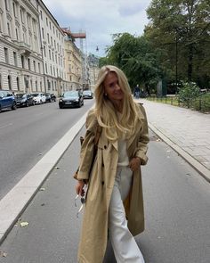 Scandi Pants, Norway Autumn, Ralph Lauren Autumn, Italian Autumn, Danish Lifestyle, Norway Aesthetic, Stockholm Outfits, Autumn Fall Outfits, Girl Self Care