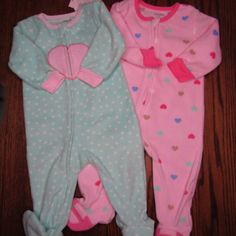 Absorba Baby Girls 2 Pack Of Heart Themed 100% Polyester Fleece Footie Blanket Sleepers Size 9 Months New With Tags. Blanket Sleeper, Heart Themed, Kids Pajamas, 2 Pack, Pink And Green, Kids Shop, Pajamas, Tags