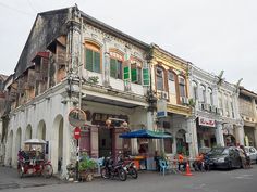 Southeast Asian Architecture, George Town Penang, Malaysia Penang, Terrace Houses, Old Singapore, Georgetown Penang, Travel Malaysia, Singapore Photos