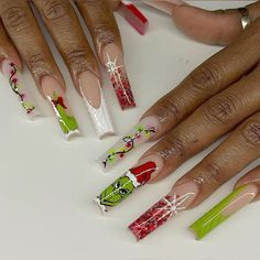 Long Grinch Acrylic Nails, Grinch Stilleto Nails, Creative Christmas Nails, Whoville Nails, Birthday Christmas Nails, Long Acrylic Nails Christmas, The Grinch Nails Acrylic, Christmas Nails Long Square, Christmas Art Nails