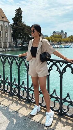 30+ European Summer Outfits You Need To Pack This Year! - prettygirlythings.com Paris Summer Outfits, Eurotrip Outfits, Italy Summer Outfits, Europe Summer Outfits, European Outfits, Rome Outfits, European Fashion Summer, Greece Outfit