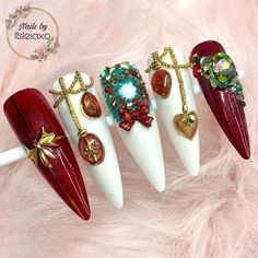 Bauble Nails, Gel Polish Nail Art, Wreaths Christmas, Christmas Nail Designs, Pretty Acrylic Nails, Stiletto Nails, Acrylic Nail Designs