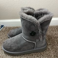 Gray Uggs Size 4y In Grade School, Great Condition Worn Twice Gray Uggs, Grey Uggs, Kids Uggs, Grade School, Ugg Shoes, Kids Shoes, Shoe Boots, Kids Shop, Boots