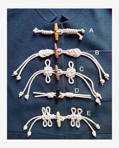 an image of the knots used to tie something in place on someone's shirt