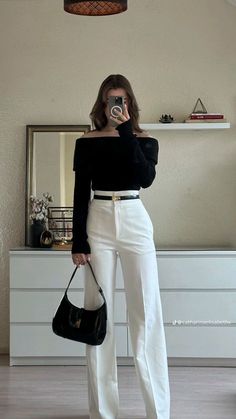 Daha fazlasi icin takip edebilirsiniz✨️ Genç kız kombin önerileri Kampüs Modası  İş kadını kombinleri Basic outfite  Outfits İş yeri kombinleri  Şık stil Siyah kombinler Beyaz kombinler Okul Kombini  Güz kıyafetleri Pantolon kombini Yaz kombini  Kış kombini Outfit Formal Mujer, White Pants Outfit, Classy Outfits For Women, Style Inspiration Casual, Deep Winter, Looks Party