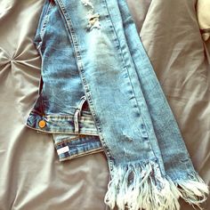 Adorable Fringe Bottom At The Ankle, Size 2, Low Rise, Never Worn! Fringe Bottom Jeans, Fringe Jeans, Bottom Jeans, Zara Jeans, Jeans Color, Colored Jeans, Blue And Silver, Low Rise, Color Blue