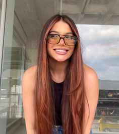 Fall Hair Colors For Tan Skin, Copper And Dark Brown Hair, Hair Color For Tan Skin, Red Hair Inspo, Wine Hair, Hair Curling Tips, Brown Hair Inspo, Dyed Red Hair