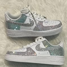 Tenis Air, Mode Indie, Tenis Air Force, Nike Shoes Women Fashion, Pretty Sneakers, Diy Sneakers, Cute Nike Outfits, Preppy Shoes, Pretty Shoes Sneakers