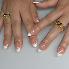 Gel Extension French Tip, Short Round Nails French Tip, Short Round French Nails, Cute Short Round Nails, Round French Manicure, Chunky French Tip Nails, Short Round Nails Designs, Short Round French Tip Nails, Short Round Nail Designs