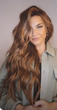 Fall Hair Colors For Blue Eyes Fair Skin, Cowgirl Copper Hair Money Piece, Sandy Auburn Hair, Cowgirl Copper Hair Dark Roots, Fair Skin Auburn Hair, Fall Hair Red Brown, Fall Hair Colors For Fair Skin Hazel Eyes, Cowboy Copper Ombré, Subtle Cowboy Copper Hair