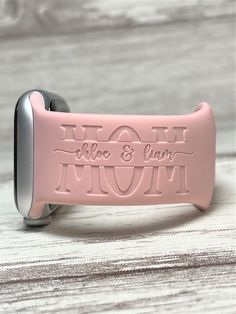 Welcome to Perfectly Me Designs! ♦ ITEM ♦ * These Apple Watch Bands engraves beautifully with the MOM and kids names design.  * Compatible with series 1, 2, 3, 4, 5, 6, 7 & se. *  Please measure your wrist! We don't take responsibility if you order the incorrect size. (Sizing below) ♦ DETAILS ♦ * Size:    38/40/41mm  S/M 5.1 - 7.1 inches (130 - 180MM)   38/40/41mm  M/L 5.9 - 7.9 inches (150 - 200MM)   42/44/45mm  S/M 5.5 - 7.3 inches (140 - 185MM)   42/44/45mm  M/L 6.3 - 8.3 inches (160 - 210MM) Names Design, Mom And Kids, Personalized Watch, Engraved Watch, Laser Engraved Gifts, Simple Watches, Band Mom, Personalized Watches, Watch Engraving