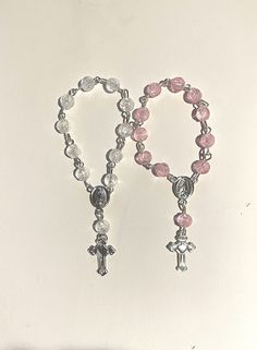 Cheap Pink Rosary Bracelet For Gift, Rosary Hand Made, Beaded Rosary For Baptism, How To Make A Rosary, Pretty Rosary, Rosary Ideas, Rosary Design, Christian Rosary, Pink Rosary