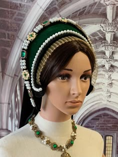 Handmade historically accurate French Hood, as pictured 🌹Fully wired Buckram frame 🌹Green Velvet peak 🌹Black velvet veil lined with matching green satin 🌹Glass pearls & jewelled ounches Free Worldwide shipping ☺️💕 Elegant High Crown Headpiece For Costume, Elegant Costume Hat With Pinched Crown, Elegant Costume Hats And Headpieces With Pinched Crown, Elegant Costume Hats With Pinched Crown, Tudor Dress, Elven Dress, Alice Band, Medieval Dress, In Construction