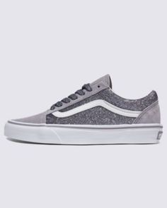 The Iconic Shoe that Brought our Sidestripe to Life: This is the Old SkoolThe Old Skool was our first footwear design to showcase the famous Vans Sidestripe—although back then, it was just a simple doodle drawn by founder Paul Van Doren. Since its debut in 1977, this low-top silhouette has established itself as an icon in the skate, music, and fashion scenes. From 90s street skaters and punks to current hip hop and fashion legends, the Old Skool has consistently been the go-to shoe for creatives who do things their own way. Glittery uppers and metallic laces elevate the Old Skool Glitter with a sparkly twist. Iconic low-top, Sidestripe™ shoe Suede and glittery textile uppers Lace-up closure Reinforced toe caps Supportive padded collars Signature rubber waffle outsoles Classic Old Skool™ | Street Skater, Glitter Vans, Shoes Glitter, Music And Fashion, Van Doren, Vans Logo, Footwear Design, Birthday Wish List, Platform Mary Janes