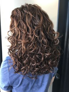 2024 Long Layered Haircuts for Curly Hair | Expert Tips & Trends Haircuts For Round Faces Long Layered Curly Hair, Medium Length Haircut Styles For Women, Curly Round Layers, Short Curly Layered Haircuts, Medium To Long Layers, Curly Haircut Long Layers, Curly Hair Cuts Women, Curly Hair Layered Haircut, Medium Length Haircut For Curly Hair Natural Curls