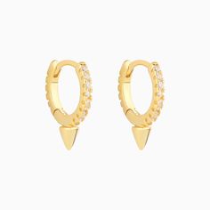 Make a bold statement with these Punk Rivet Hoop Earrings! Crafted with S925 needle, gold/silver plated brass, these earrings are stylish and cool. Show off your unique style and make a lasting impression. Material: -Gold/silver plated brass-S925 needle Quantity & Measurement：-Gauge: 20g | 0.8mm-Diameter: 10mm | 0.39"-Include: a pair Edgy Gold Hoop Earrings For Pierced Ears, Edgy Small Hoop Pierced Earrings, Edgy Gold Pierced Earrings, Edgy Gold Metal Earrings, Edgy Hoop Earrings For Pierced Ears, Edgy Gold Cartilage Earrings, Single Small Hoop Earring In Edgy Style, Edgy Single Small Hoop Earring, Amazing Amy