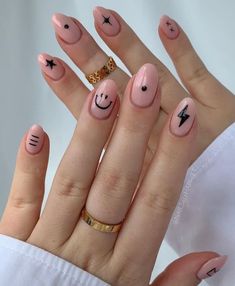 Simple Abstract Nails Short, Happy Nails Short, 23 Nails, Minimal Nails Art, Nails Stiletto, Hippie Nails, Minimal Nails, Casual Nails, Pink Nail